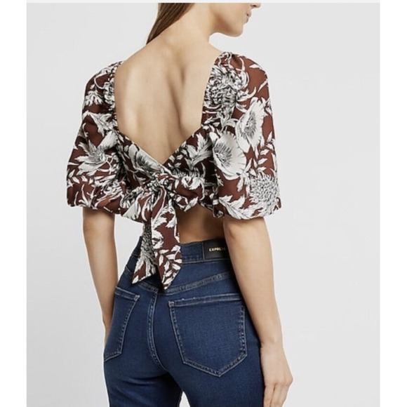 New Express Women's Satin Printed Faux Wrap Tie Back Cropped Top size 2 - Picture 3 of 10